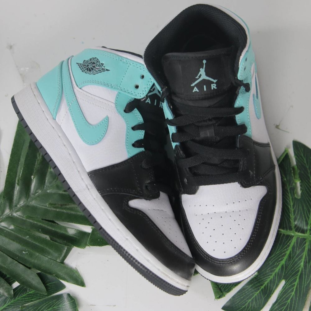 Nike Air Jordan 1 Mid Teal Blue White Black Sneaker size 4youth/5.5Womens 001979